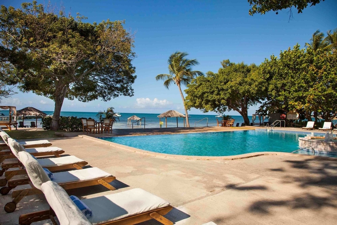 Imagen de la piscina del Hotel Copamarina Beach Resort and Spa. Foto 16