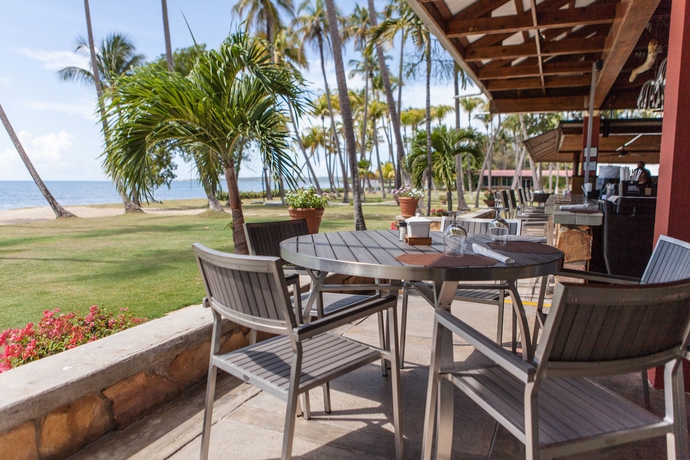 Imagen del bar/restaurante del Hotel Copamarina Beach Resort and Spa. Foto 5