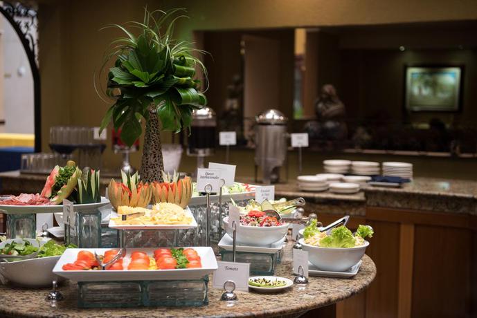 Imagen del bar/restaurante del Hotel Copantl and Convention Center. Foto 4