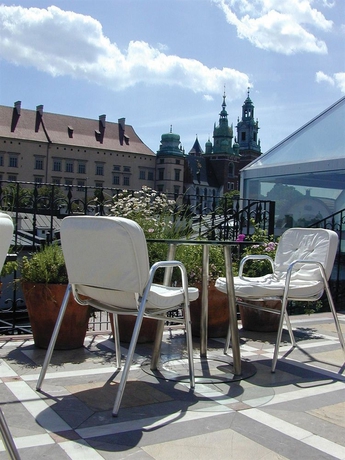 Imagen de los exteriores del Hotel Copernicus. Foto 8