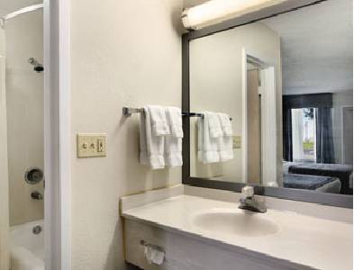 Imagen de la habitación del Hotel Copley Inn and Suites, Copley - Akron OYO. Foto 9