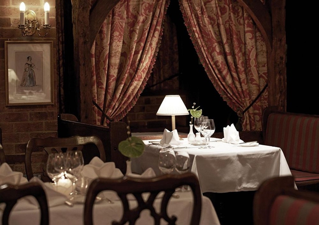 Imagen del bar/restaurante del Hotel Copthorne London Gatwick. Foto 2