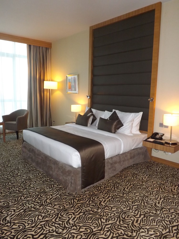 Imagen de la habitación del Hotel Copthorne Sharjah. Foto 8