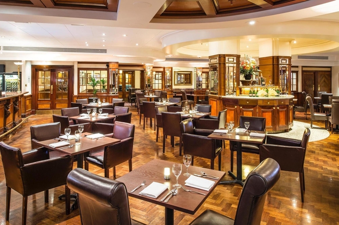 Imagen del bar/restaurante del Hotel Copthorne Tara Hotel London Kensington. Foto 1