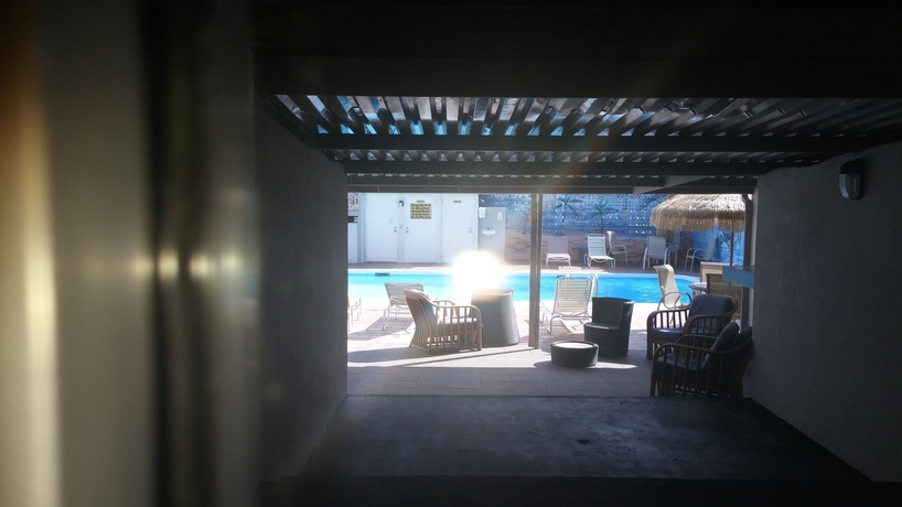 Imagen de la piscina del Hotel Coqui Inn. Foto 15