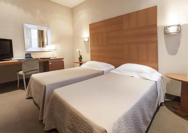 Imagen de la habitación del Hotel Cora, Carate Brianza. Foto 7