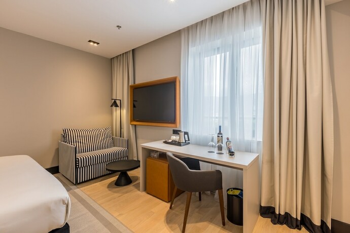 Imagen de la habitación del Hotel Cora. Foto 19