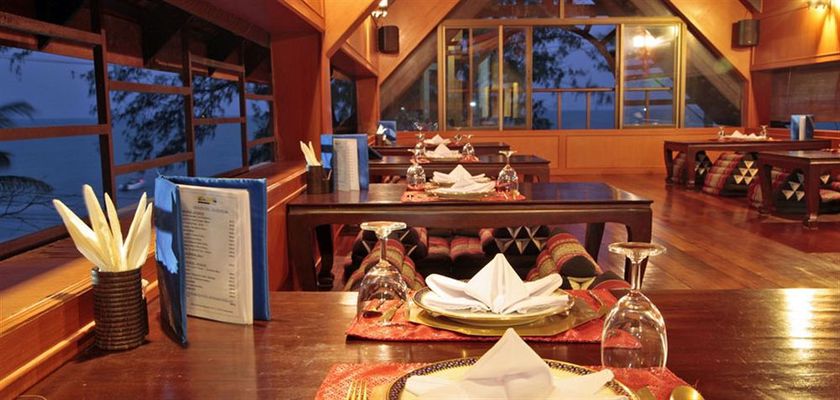 Imagen de los interiores del Hotel Coral Bangsaphan. Foto 11