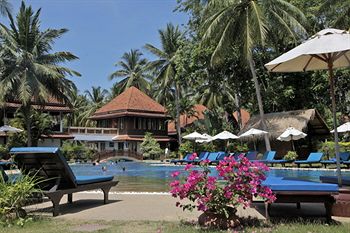 Imagen de la piscina del Hotel Coral Bangsaphan. Foto 14