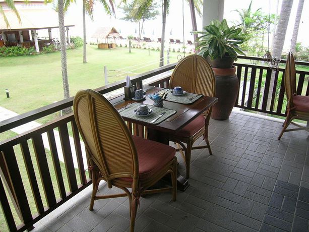 Imagen de la piscina del Hotel Coral Bangsaphan. Foto 15