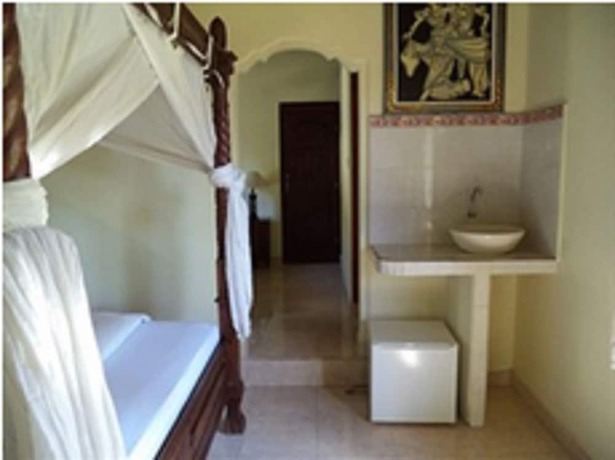 Imagen de la habitación del Hotel Coral Bay Bungalow. Foto 17