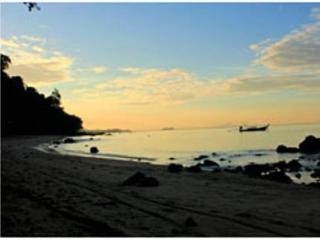 Imagen general del Hotel Coral Bay Resort Koh Jum. Foto 5