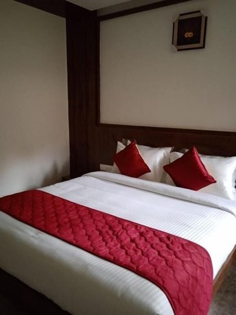 Imagen de la habitación del Hotel Coral Beach Resort. Foto 3