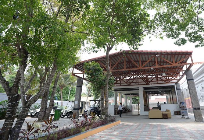 Imagen de los interiores del Hotel Coral Beach Resort. Foto 18