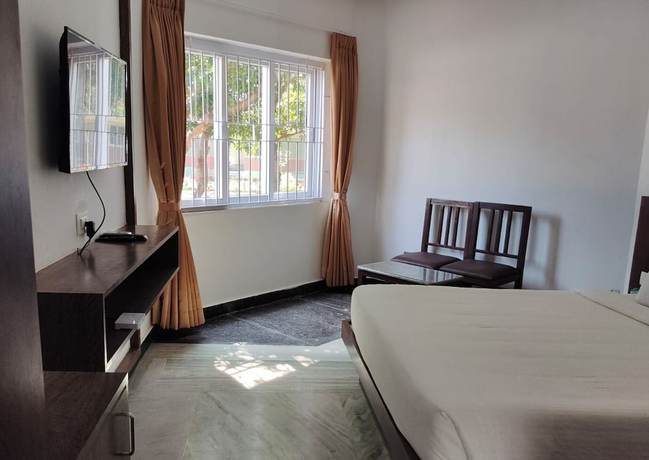 Imagen de la habitación del Hotel Coral Beach Resort. Foto 9