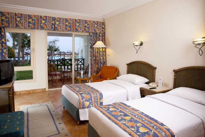 Imagen general del Hotel Coral Beach Resort Montazah. Foto 4