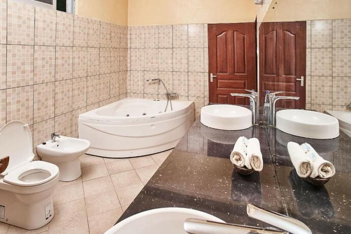 Imagen de la habitación del Hotel Coral Beach Resort, Playa Diani. Foto 17