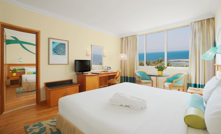 Imagen de los exteriores del Hotel Coral Beach Resort - Sharjah. Foto 11