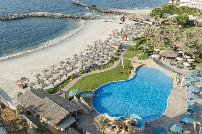 Imagen de la piscina del Hotel Coral Beach Resort - Sharjah. Foto 16