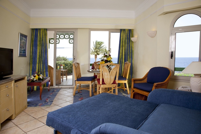 Imagen de los interiores del Hotel Coral Beach Resort Tiran. Foto 7