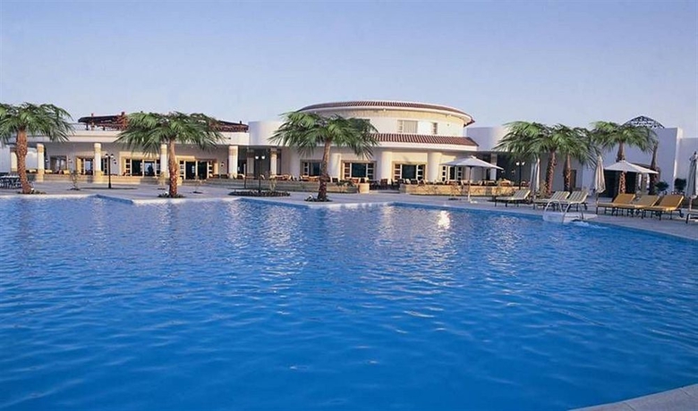 Imagen de la piscina del Hotel Coral Beach Resort Tiran. Foto 10
