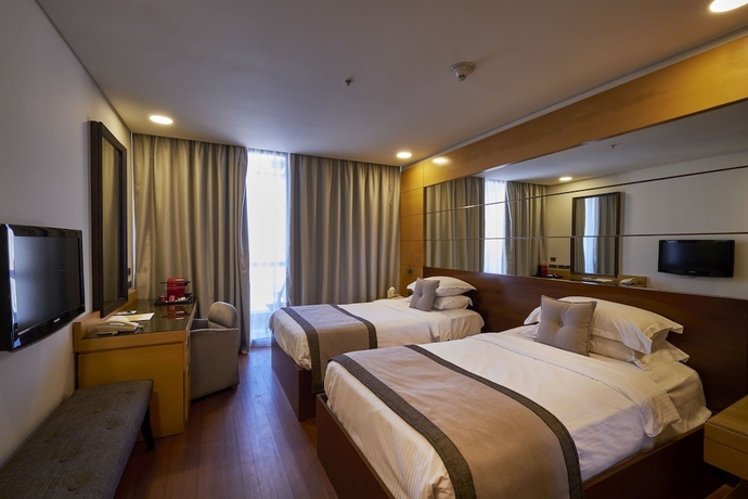 Imagen de la habitación del Hotel Coral Beach and Resort Beirut. Foto 6