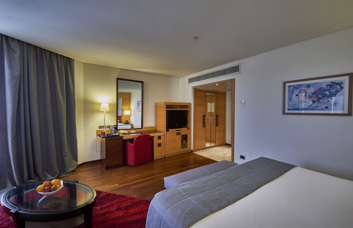 Imagen de la habitación del Hotel Coral Beach and Resort Beirut. Foto 11