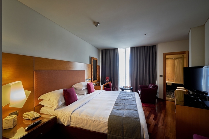 Imagen de la habitación del Hotel Coral Beach and Resort Beirut. Foto 17