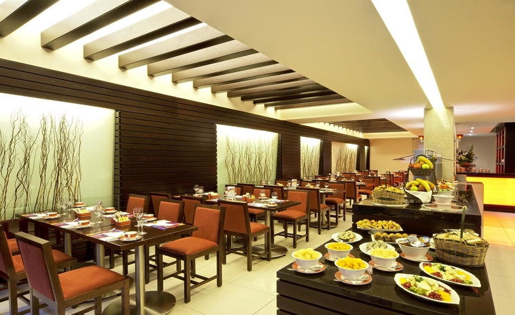 Imagen del bar/restaurante del Hotel Coral Beirut Al Hamra. Foto 3