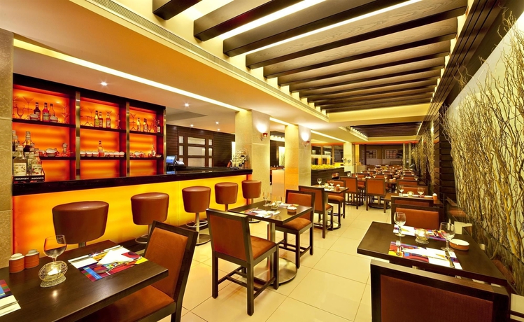 Imagen del bar/restaurante del Hotel Coral Beirut Al Hamra. Foto 4