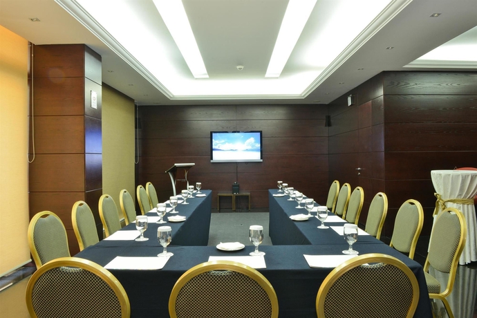 Imagen de los interiores del Hotel Coral Beirut Al Hamra. Foto 15