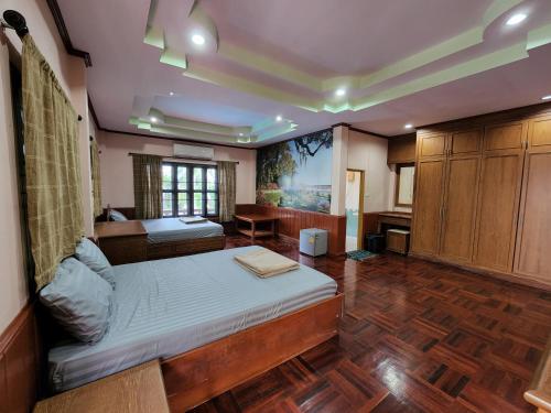 Imagen general del Hotel Coral Bungalows, Ban Haad Rin. Foto 2