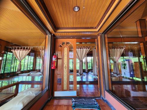 Imagen general del Hotel Coral Bungalows, Ban Haad Rin. Foto 7