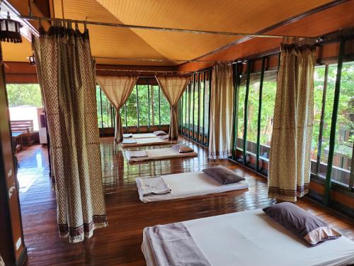 Imagen general del Hotel Coral Bungalows, Ban Haad Rin. Foto 11