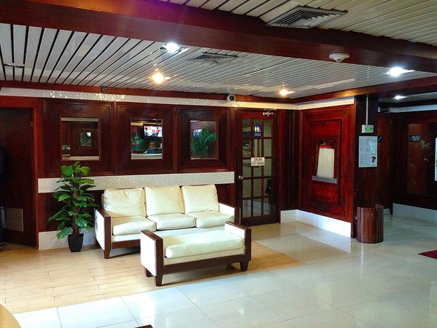 Imagen de los interiores del Hotel Coral By The Sea. Foto 13