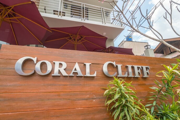 Imagen general del Hotel Coral Cliff Hotel. Foto 1