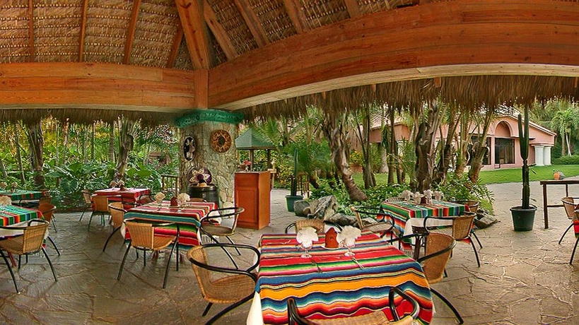 Imagen del bar/restaurante del Hotel Coral Costa Caribe Beach Resort - All Inclusive. Foto 5