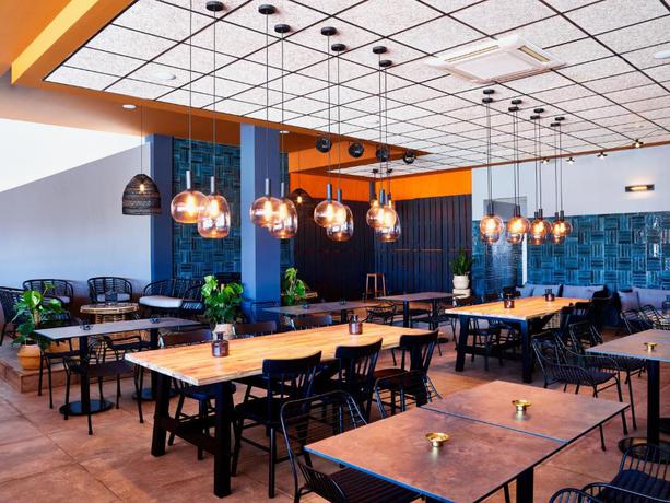 Imagen del bar/restaurante del Hotel Coral Cotillo Beach. Foto 4