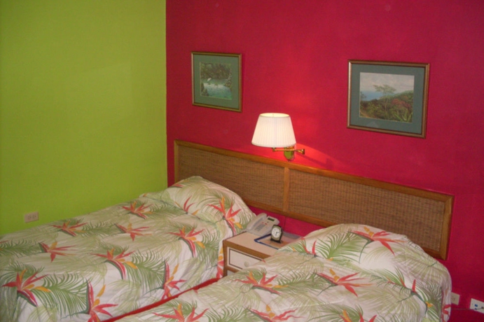 Imagen de la habitación del Hotel Coral Cove Marina. Foto 2