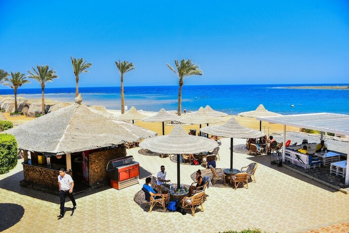 Imagen general del Hotel Coral Garden Beach Resort. Foto 4