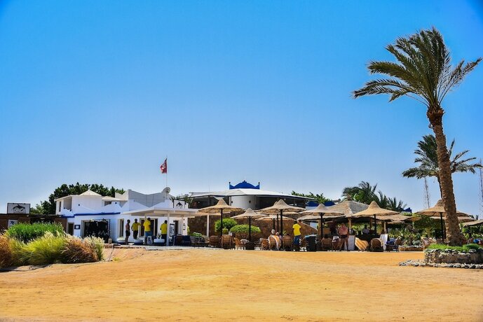 Imagen general del Hotel Coral Garden Beach Resort. Foto 7