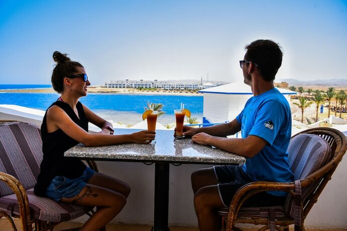 Imagen general del Hotel Coral Garden Beach Resort. Foto 11