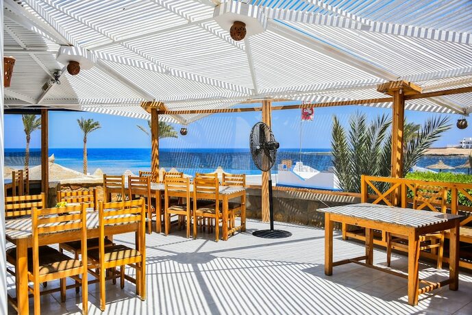 Imagen general del Hotel Coral Garden Beach Resort. Foto 15
