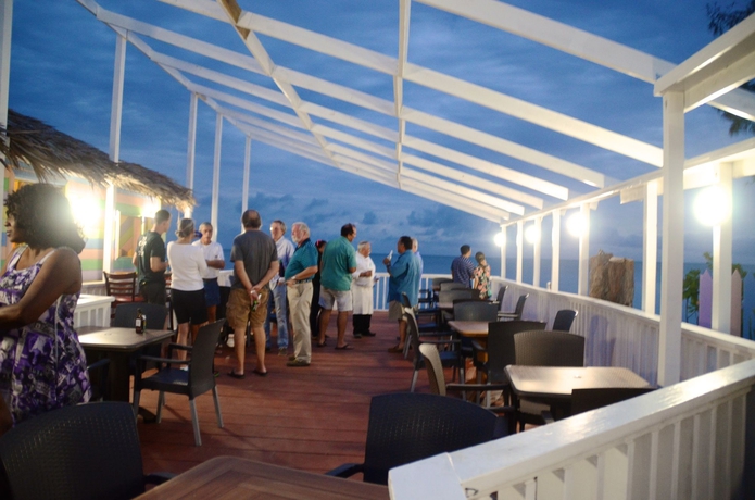 Imagen de los exteriores del Hotel Coral Harbour Beach House and Villas. Foto 12