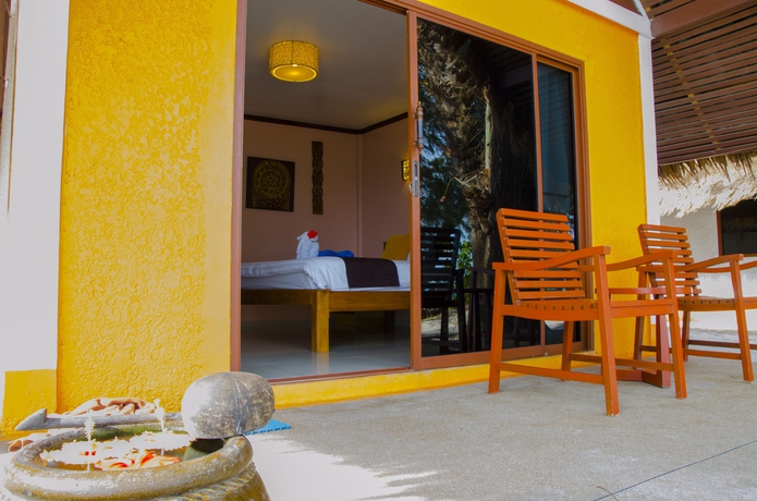 Imagen de los exteriores del Hotel Coral Island Resort. Foto 10