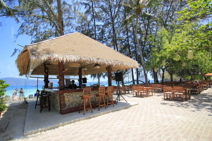 Imagen del bar/restaurante del Hotel Coral Island Resort. Foto 4