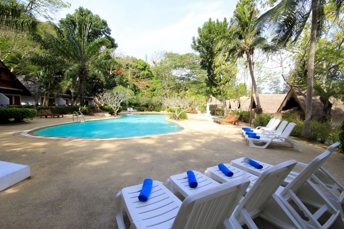 Imagen de la piscina del Hotel Coral Island Resort. Foto 15