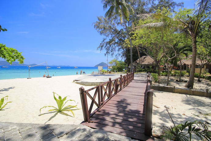 Imagen de los exteriores del Hotel Coral Island Resort. Foto 12