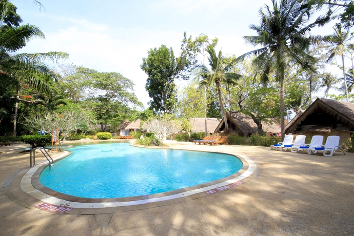 Imagen de la piscina del Hotel Coral Island Resort. Foto 16