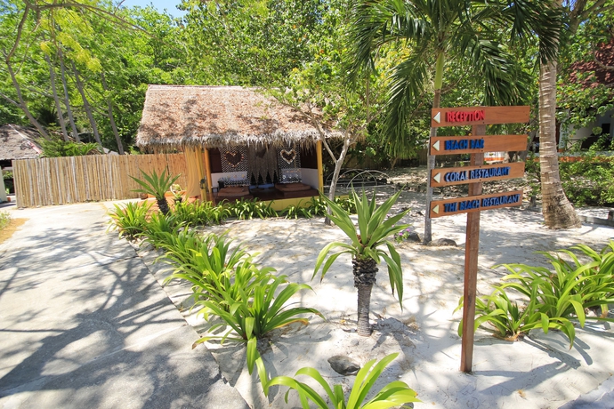 Imagen de los exteriores del Hotel Coral Island Resort. Foto 14